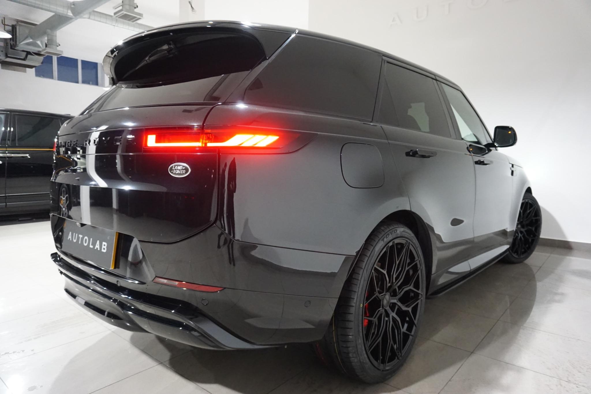 Land Rover Range Rover Sport 3.0 D300 MHEV Dynamic SE Auto 4WD Euro 6 (s/s) 5dr